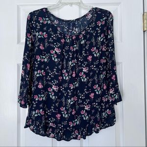 GAP Navy Floral top boho flowy round neck S
